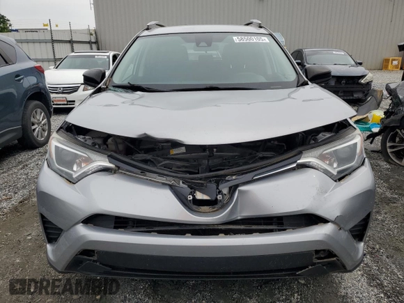 2017 Toyota RAV4 LE z VIN 2T3BFREV1HW645599, wystawiony jako Copart lot #58500105 z przebiegiem 83 266 mil mil oraz Szkoda całkowita • Salvage title. Historia ofert i sprzedaży dostępna na DreamBid. Obrazek 5.