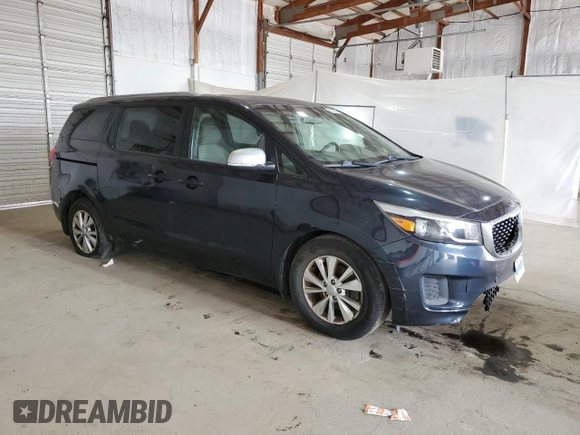 2015 Kia Sedona LX with VIN KNDMB5C10F6043899, listed as a Copart auction lot 53853005 with 152,788 mi miles and Clean Title. Bid and sale history available at DreamBid. Image 4.