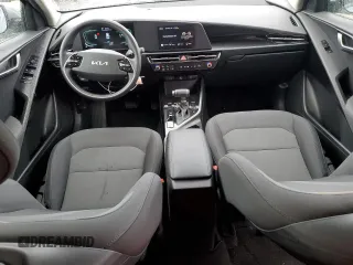 2023 Kia Niro LX with VIN KNDCP3LE3P5070459, listed as a Copart auction lot 81732734 with 95,683 mi miles and Salvage Title. Bid and sale history available at carsss.com. Image 8.
