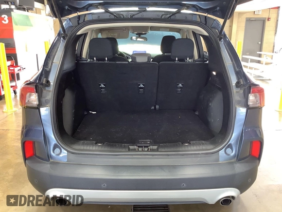 2020 Ford Escape SE с VIN 1FMCU9G68LUB81261, выставлен на аукционе IAAI как лот 42650256 с пробегом 82 353 миль миль и . История ставок и продаж доступна на DreamBid. Изображение 16.