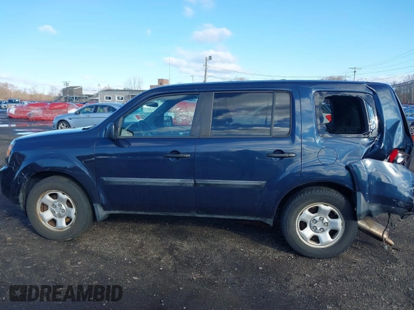 2011 Honda Pilot LX with VIN 5FNYF4H28BB089206, listed as a IAAI auction lot 41852945 with 62,116 mi miles. Bid and sale history available at carsss.com. Image 18.