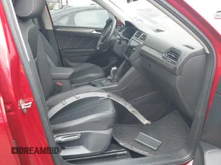 2022 Volkswagen Tiguan SE with VIN 3VV3B7AX7NM170227, listed as a IAAI auction lot 42161892 with 37,092 mi miles and . Bid and sale history available at DreamBid. Image 5.