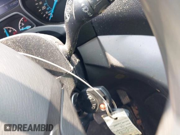 2013 Ford Escape SE с VIN 1FMCU9GX2DUC08450, выставлен на аукционе IAAI как лот 42414210 с пробегом 173 924 миль миль и . История ставок и продаж доступна на DreamBid. Изображение 11.