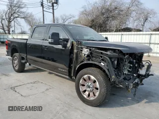 2024 Ford Super Duty F-250 SRW XL with VIN 1FT8W2BTXRED69906, listed as a Copart auction lot 47648225 with 7,381 mi miles and Salvage Title. Bid and sale history available at carsss.com. Image 4.