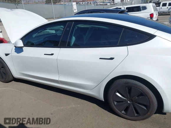 2024 Tesla Model 3 with VIN 5YJ3E1EA7RF812528, listed as a IAAI auction lot 40648421 with 3,231 mi miles. Bid and sale history available at carsss.com. Image 14.