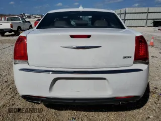 2019 Chrysler 300 Limited with VIN 2C3CCAEG2KH698078, listed as a Copart auction lot 76363374 with 89,851 mi miles and Non Repairable. Bid and sale history available at DreamBid. Image 6.