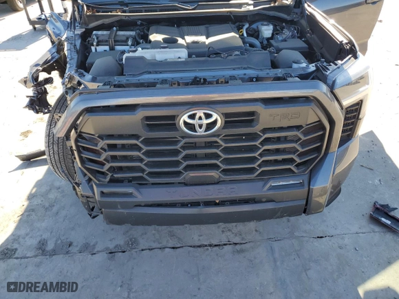 2024 Toyota Tundra 4WD SR5 with VIN 5TFLA5DB0RX135020, listed as a Copart auction lot 87130584 with 13,978 mi miles and Salvage Title. Bid and sale history available at carsss.com. Image 12.