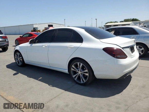 2015 Mercedes-Benz C 300 z VIN 55SWF4JB7FU066375, wystawiony jako Copart lot #56979305 z przebiegiem 107 032 mil mil oraz Szkoda całkowita • Salvage title. Historia ofert i sprzedaży dostępna na DreamBid. Obrazek 2.