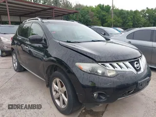 2009 Nissan Murano S z VIN JN8AZ18W89W210062, wystawiony jako IAAI lot #42466578 z przebiegiem 229 260 mil mil oraz . Historia ofert i sprzedaży dostępna na DreamBid. Obrazek 1.