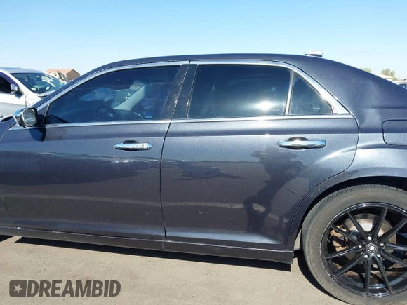 2016 Chrysler 300 C с VIN 2C3CCAEG5GH190372, выставлен на аукционе IAAI как лот 42343631 с пробегом 153 518 миль миль и . История ставок и продаж доступна на DreamBid. Изображение 14.