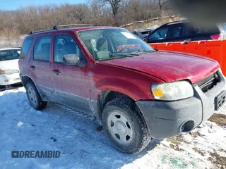 2007 Ford Escape XLS with VIN 1FMYU02Z77KB89436, listed as a IAAI auction lot 41647316 with 168,241 mi miles. Bid and sale history available at carsss.com. Image 1.
