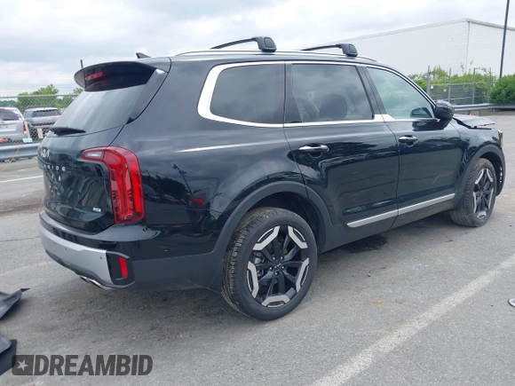 2024 Kia Telluride S with VIN 5XYP6DGC1RG528397, listed as a IAAI auction lot 42377741 with 9,572 mi miles and . Bid and sale history available at DreamBid. Image 4.