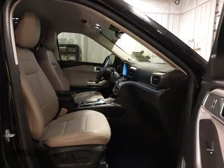 2023 Ford Explorer XLT с VIN 1FMSK8DH6PGA57530, выставлен на аукционе IAAI как лот 42190503 с пробегом 28 186 миль миль и . История ставок и продаж доступна на DreamBid. Изображение 5.
