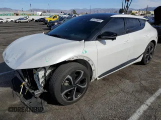 2022 Kia EV6 GT-Line with VIN KNDC4DLC8N5043445, listed as a Copart auction lot 41430605 with 39,300 mi miles and Salvage Title. Bid and sale history available at carsss.com. Image 1.