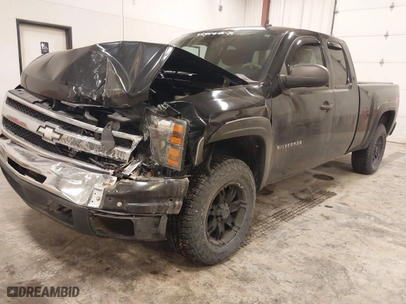 2010 Chevrolet Silverado 1500 LT with VIN 1GCSKSE30AZ132965, listed as a IAAI auction lot 41532816 with 224,632 mi miles. Bid and sale history available at carsss.com. Image 17.
