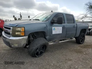 2013 Chevrolet Silverado 1500 LT with VIN 3GCPKSE76DG158516, listed as a Copart auction lot 47110195 with 182,033 mi miles and Salvage Title. Bid and sale history available at DreamBid. Image 1.