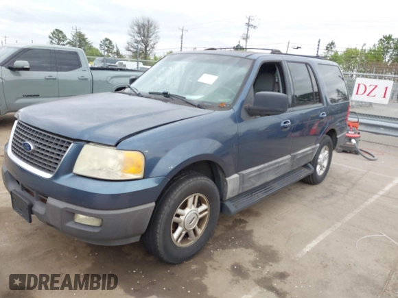 2004 Ford Expedition Special Service with VIN 1FMPU15L24LA43038, listed as a IAAI auction lot 41738454 with 238,489 mi miles. Bid and sale history available at carsss.com. Image 2.