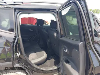 2023 Jeep Renegade Latitude with VIN ZACNJDB10PPP71320, listed as a IAAI auction lot 42174114 with 27,841 mi miles and . Bid and sale history available at carsss.com. Image 8.