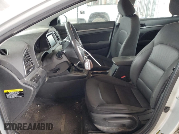 2018 Hyundai Elantra SEL z VIN 5NPD84LF9JH288249, wystawiony jako Copart lot #56868045 z przebiegiem 132 842 mil mil oraz Szkoda całkowita • Salvage title. Historia ofert i sprzedaży dostępna na DreamBid. Obrazek 7.