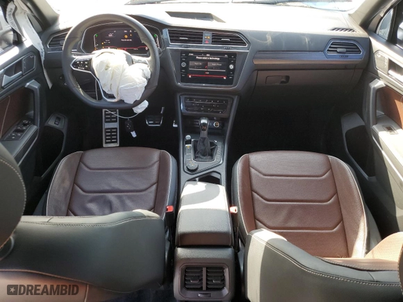 2022 Volkswagen Tiguan SEL R-Line with VIN 3VV4B7AX7NM116561, listed as a Copart auction lot 47264305 with 31,041 mi miles and Non Repairable. Bid and sale history available at carsss.com. Image 8.