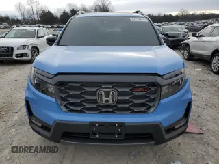 2025 Honda Passport TrailSport z VIN 5FNYF8H65SB009838, wystawiony jako Copart lot #87318814 z przebiegiem 2222 mil mil oraz Szkody całkowita. Historia ofert i sprzedaży dostępna na DreamBid. Obrazek 5.