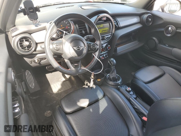 2016 MINI Convertible z VIN WMWWG5C53G3C18887, wystawiony jako Copart lot #51874965 z przebiegiem 78 102 mil mil oraz Szkody całkowita. Historia ofert i sprzedaży dostępna na DreamBid. Obrazek 8.