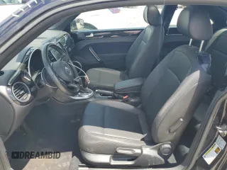 2019 Volkswagen Beetle SE with VIN 3VWJD7ATXKM713415, listed as a Copart auction lot 60673525 with 22,366 mi miles and Salvage title. Bid and sale history available at DreamBid. Image 7.