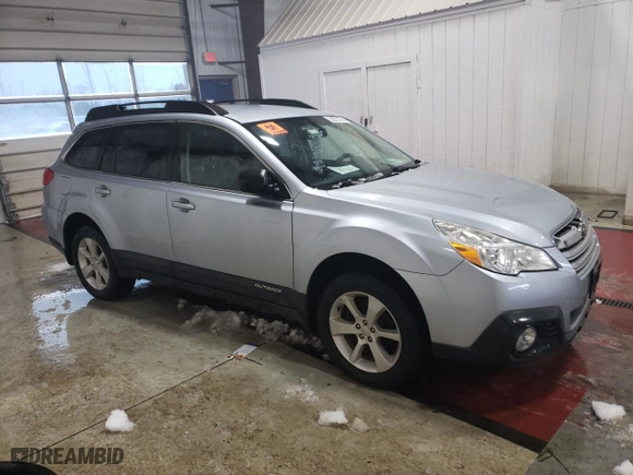 2014 Subaru Outback 2.5i with VIN 4S4BRBAC4E3234002, listed as a Copart auction lot 45196685 with 111,045 mi miles and Clean Title. Bid and sale history available at carsss.com. Image 4.