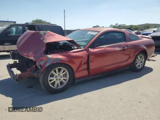 2008 Ford Mustang Deluxe z VIN 1ZVHT80N285140468, wystawiony jako Copart lot #52972355 z przebiegiem 216 999 mil mil oraz Szkoda całkowita • Salvage title. Historia ofert i sprzedaży dostępna na DreamBid. Obrazek 1.