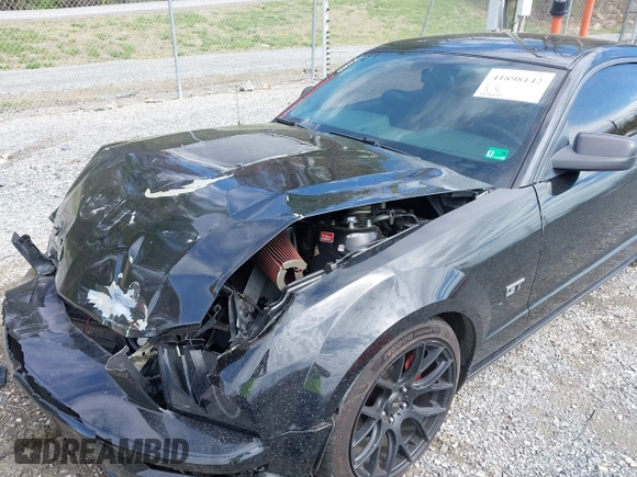 2006 Ford Mustang GT Deluxe with VIN 1ZVFT82H165131045, listed as a IAAI auction lot 41898142 with 124,643 mi miles and . Bid and sale history available at DreamBid. Image 18.
