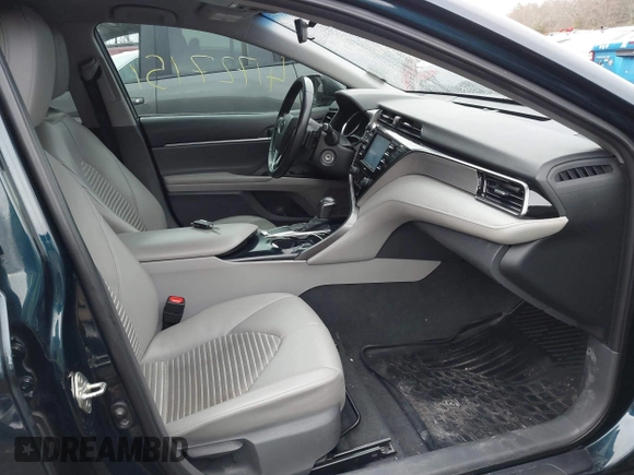 2020 Toyota Camry SE with VIN 4T1G11AK6LU983759, listed as a IAAI auction lot 41727151 with 73,331 mi miles. Bid and sale history available at carsss.com. Image 5.