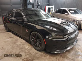 2020 Dodge Charger Scat Pack z VIN 2C3CDXGJ8LH200170, wystawiony jako IAAI lot #42471643 z przebiegiem 79 681 mil mil oraz . Historia ofert i sprzedaży dostępna na DreamBid. Obrazek 1.