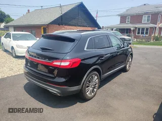 2016 Lincoln MKX Reserve z VIN 2LMTJ8LRXGBL60419, wystawiony jako Copart lot #59729465 z przebiegiem 128 657 mil mil oraz Czysty tytuł • Clean title. Historia ofert i sprzedaży dostępna na DreamBid. Obrazek 4.