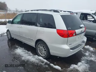 2010 Toyota Sienna XLE z VIN 5TDYK4CC3AS325072, wystawiony jako IAAI lot #41626629 z przebiegiem 145 368 mil mil oraz . Historia ofert i sprzedaży dostępna na DreamBid. Obrazek 3.