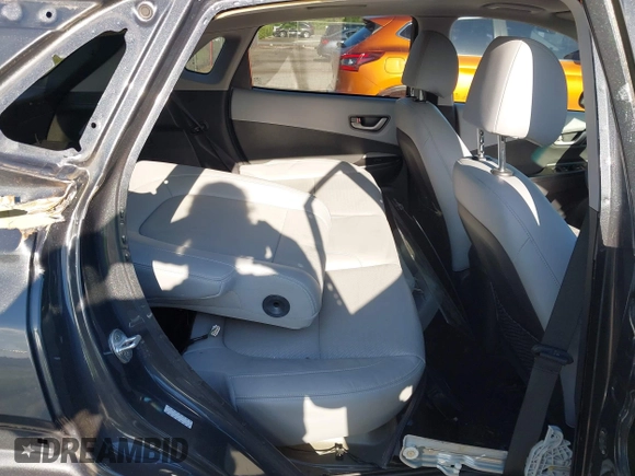 2018 Hyundai Kona Limited with VIN KM8K33A58JU135096, listed as a IAAI auction lot 41989321 with 66,939 mi miles. Bid and sale history available at carsss.com. Image 8.