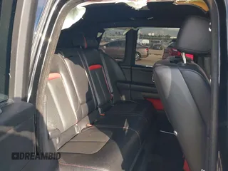 2020 Rolls-Royce Cullinan z VIN SLATV4C05LU200555, wystawiony jako IAAI lot #40801902 z przebiegiem 30 397 mil mil oraz . Historia ofert i sprzedaży dostępna na DreamBid. Obrazek 8.