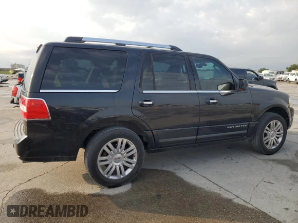 2010 Lincoln Navigator z VIN 5LMJJ2H55AEJ00251, wystawiony jako Copart lot #57024045 z przebiegiem 225 918 mil mil oraz Czysty tytuł • Clean title. Historia ofert i sprzedaży dostępna na DreamBid. Obrazek 3.
