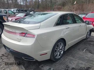 2014 Lincoln MKZ with VIN 3LN6L2J9XER803301, listed as a IAAI auction lot 41740792 with 170,376 mi miles. Bid and sale history available at carsss.com. Image 4.