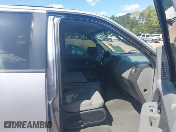 2008 Ford F-150 XLT with VIN 1FTPW14V98FA09331, listed as a IAAI auction lot 42001968 with 263,651 mi miles. Bid and sale history available at carsss.com. Image 5.