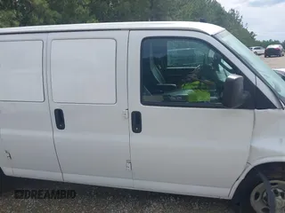 2020 Chevrolet Express Cargo with VIN 1GCWGAFP7L1128105, listed as a IAAI auction lot 42186923 with 183,036 mi miles and . Bid and sale history available at DreamBid. Image 13.