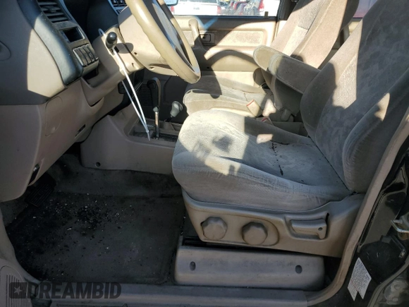 2001 Isuzu Trooper S z VIN JACDJ58X217J01836, wystawiony jako Copart lot #77548874 z przebiegiem Nie podano mil oraz Tytuł czysty. Historia ofert i sprzedaży dostępna na DreamBid. Obrazek 7.