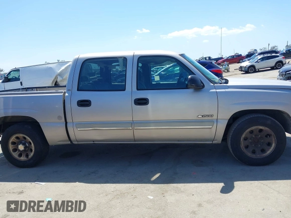 2005 Chevrolet Silverado 1500 LS z VIN 2GCEC13T651144009, wystawiony jako IAAI lot #42256681 z przebiegiem 116 074 mil mil oraz . Historia ofert i sprzedaży dostępna na DreamBid. Obrazek 14.