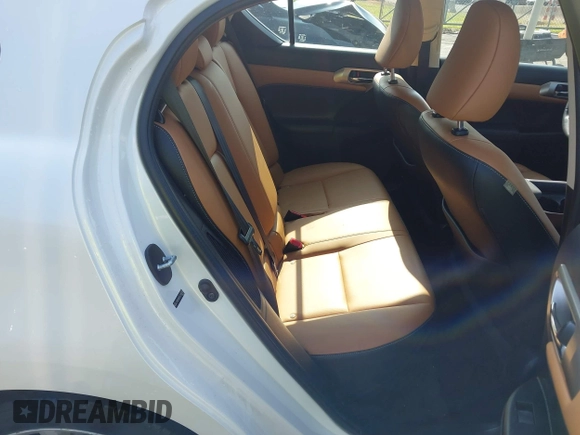 2014 Lexus CT 200h с VIN JTHKD5BH3E2208137, выставлен на аукционе IAAI как лот 42589644 с пробегом 137 761 миль миль и . История ставок и продаж доступна на DreamBid. Изображение 8.