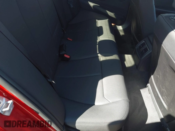 2016 BMW 3 Series 320i xDrive с VIN WBA8E5G50GNU20841, выставлен на аукционе IAAI как лот 41684968 с пробегом 118 058 миль миль и . История ставок и продаж доступна на DreamBid. Изображение 8.