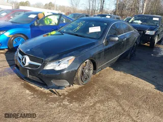 2014 Mercedes-Benz E-Class E 350 with VIN WDDKJ8JB0EF292019, listed as a IAAI auction lot 41331510 with 64,464 mi miles. Bid and sale history available at carsss.com. Image 17.