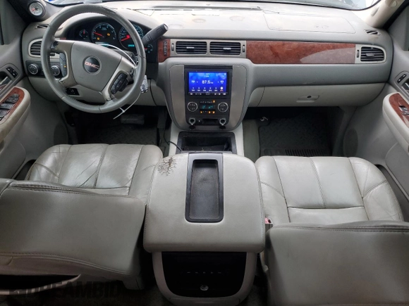 2009 GMC Sierra 2500HD SLT z VIN 1GTHK63609F152337, wystawiony jako Copart lot #45722975 z przebiegiem 251 993 mil mil oraz Szkoda całkowita • Salvage title. Historia ofert i sprzedaży dostępna na DreamBid. Obrazek 8.