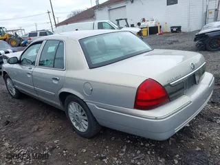 2008 Mercury Grand Marquis LS with VIN 2MEHM75VX8X636053, listed as a IAAI auction lot 41972021 with 66,221 mi miles. Bid and sale history available at carsss.com. Image 3.