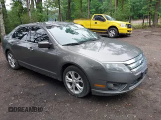 2012 Ford Fusion SE z VIN 3FAHP0HA3CR113754, wystawiony jako IAAI lot #42188580 z przebiegiem 297 193 mil mil oraz . Historia ofert i sprzedaży dostępna na DreamBid. Obrazek 1.