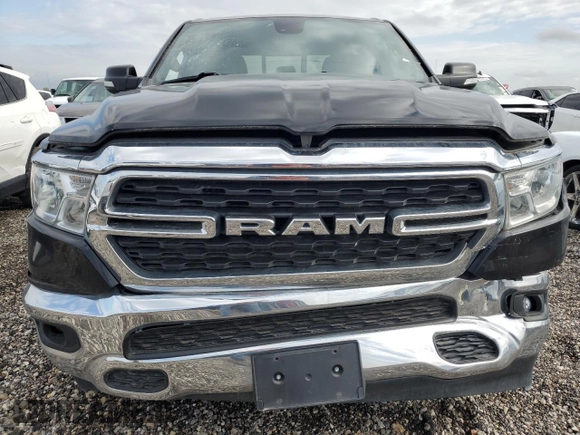 2022 Ram 1500 Big Horn z VIN 1C6RREBG2NN202103, wystawiony jako Copart lot #46644485 z przebiegiem 53 375 mil mil oraz Czysty tytuł • Clean title. Historia ofert i sprzedaży dostępna na DreamBid. Obrazek 5.