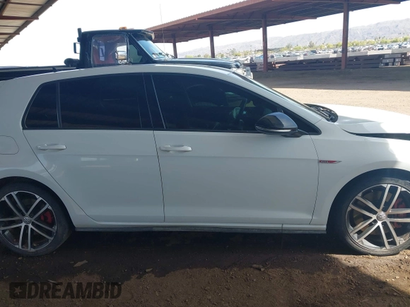 2017 Volkswagen GTI S z VIN 3VW447AU4HM038577, wystawiony jako IAAI lot #41990490 z przebiegiem 100 792 mil mil oraz . Historia ofert i sprzedaży dostępna na DreamBid. Obrazek 12.